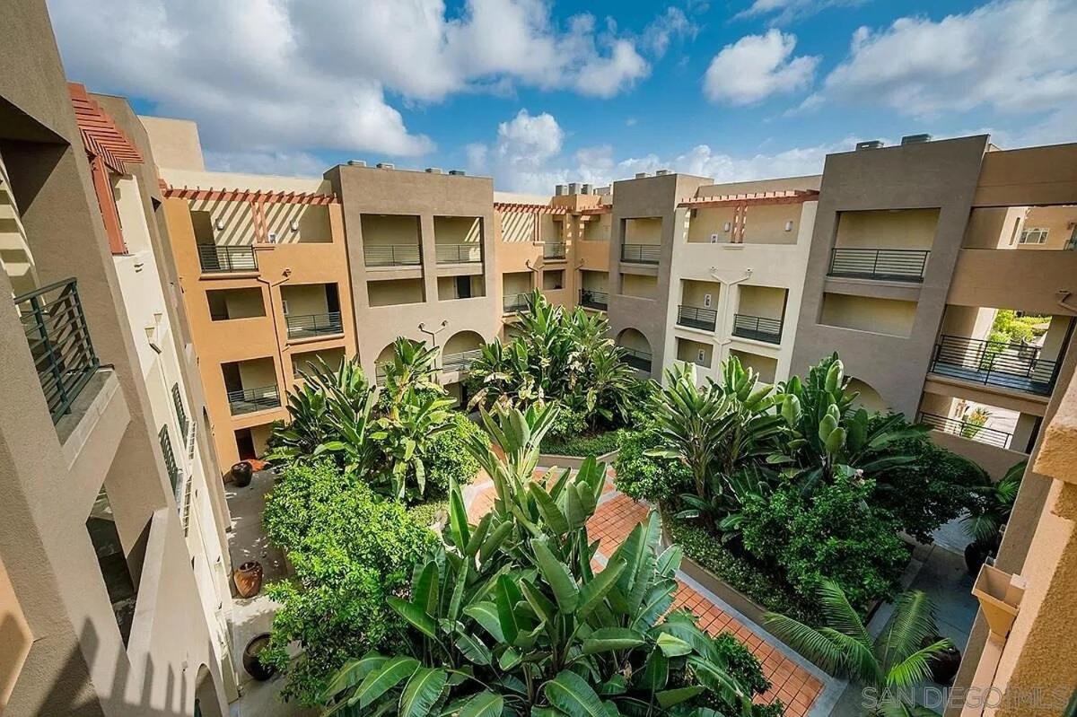 Apartment Chic And Modern With Pool, Gym & Parking, 10 Min To *