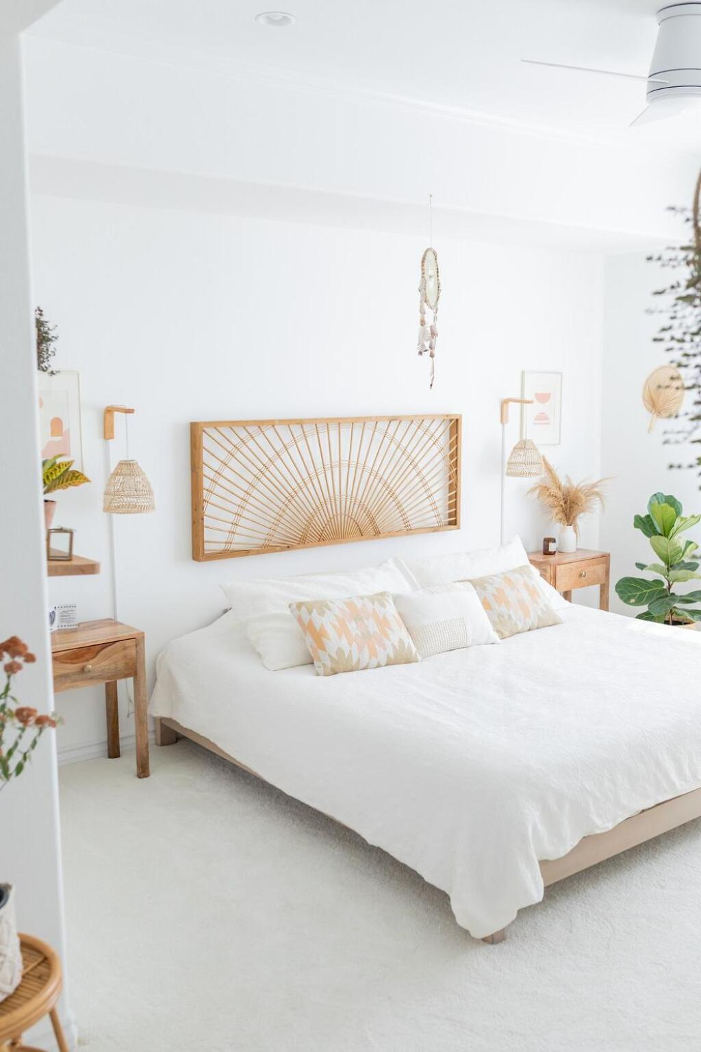 Chic And Modern With Pool, Gym & Parking, 10 Min To *